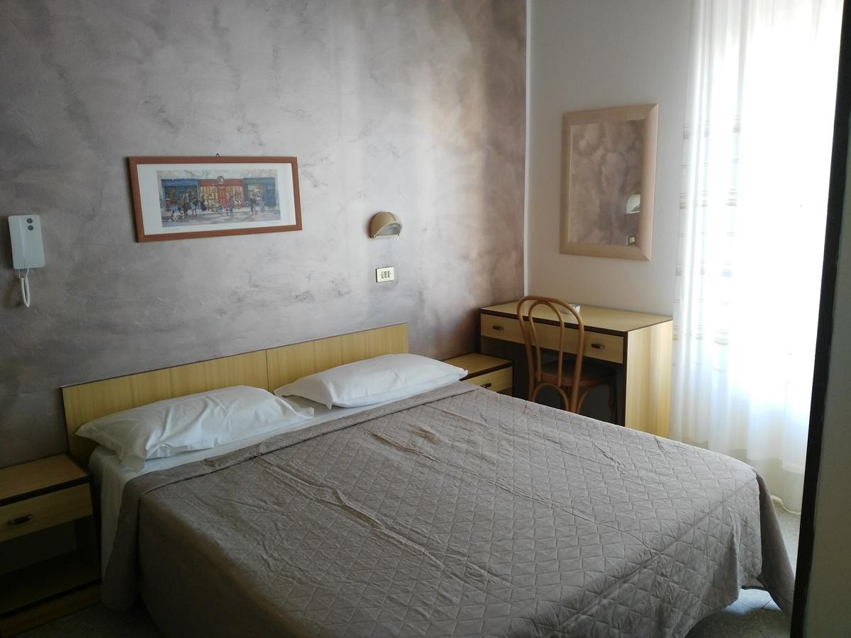 Hotel Marittimo Rimini Extérieur photo